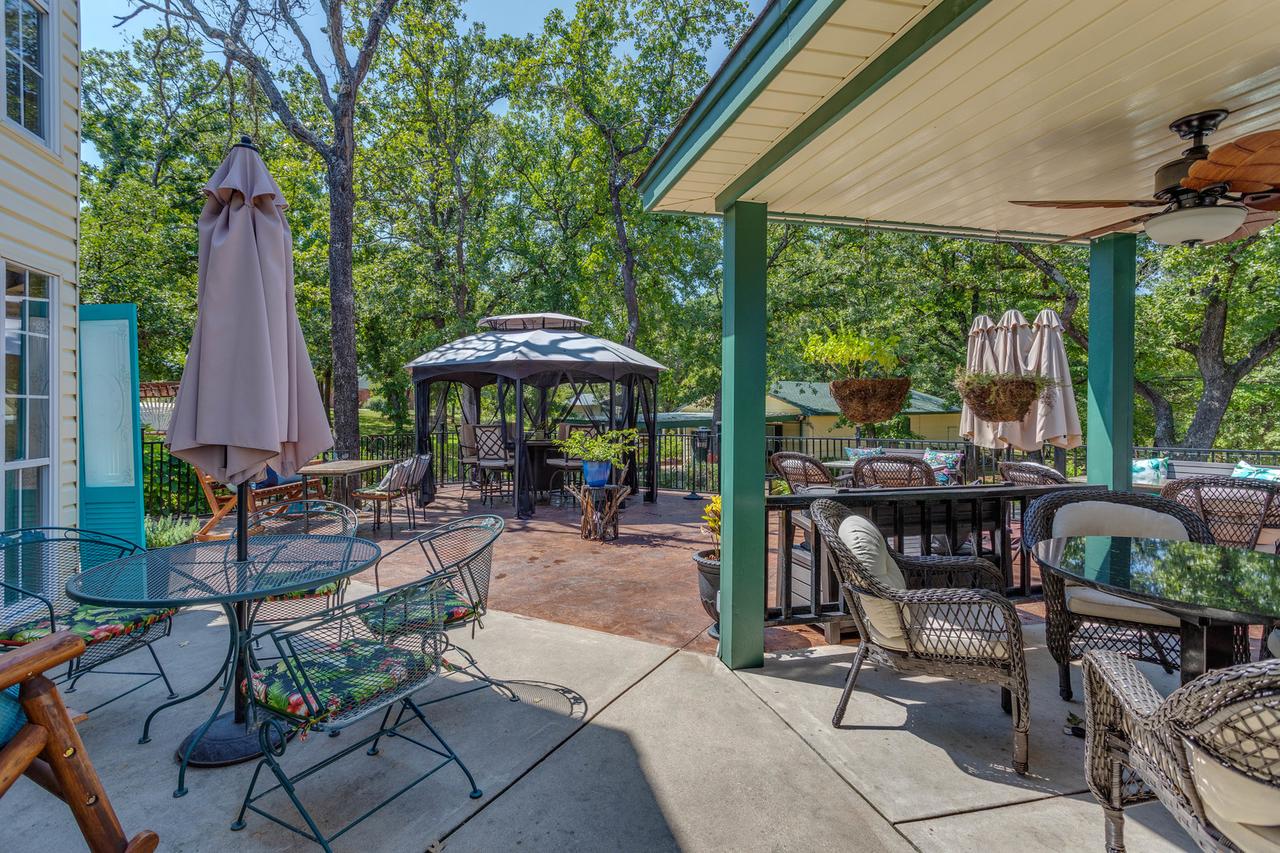 The Whispering Pines Inn - thumb 14