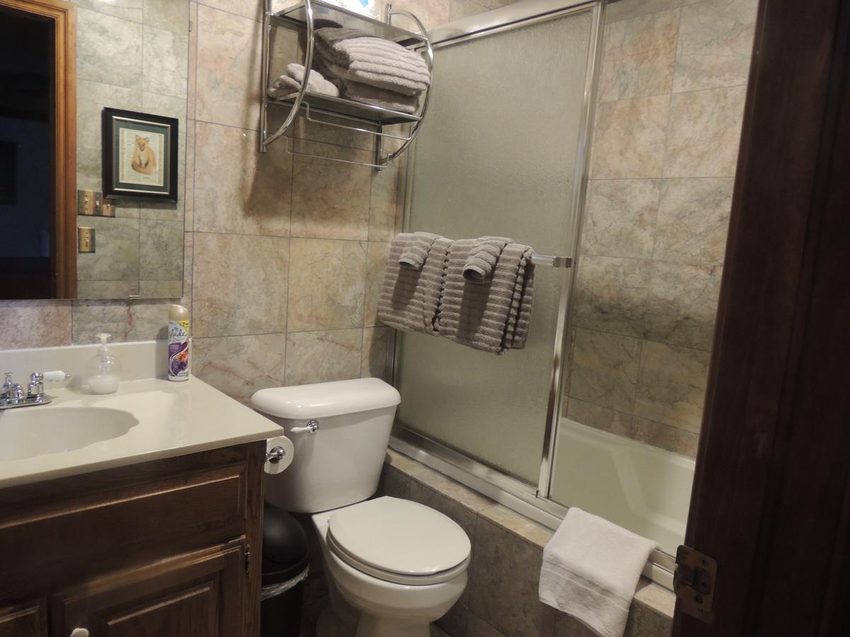 The Whispering Pines Inn - thumb 22