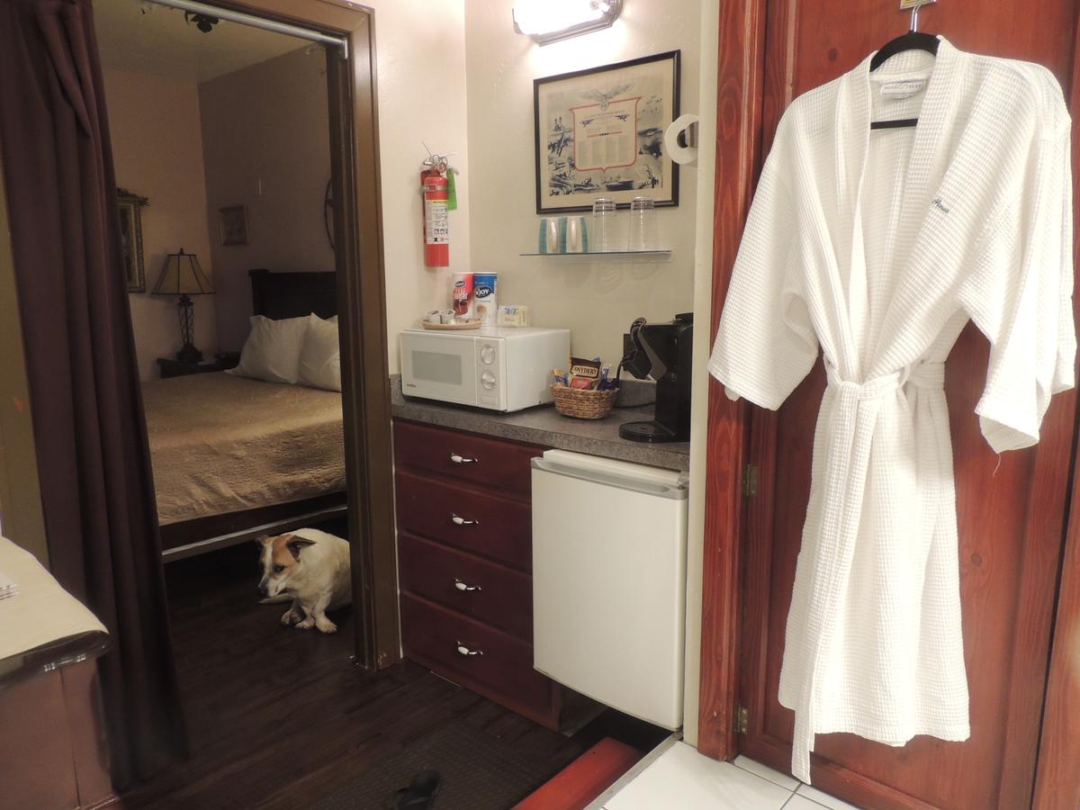 The Whispering Pines Inn - thumb 31