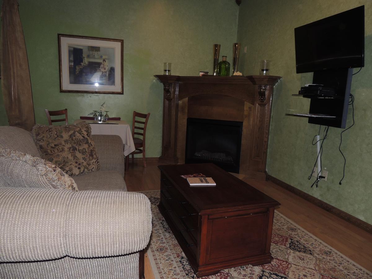 The Whispering Pines Inn - thumb 44