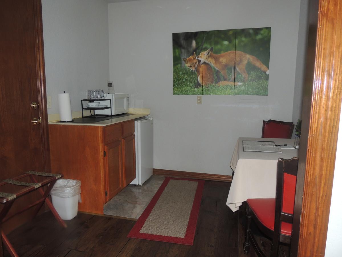 The Whispering Pines Inn - thumb 23