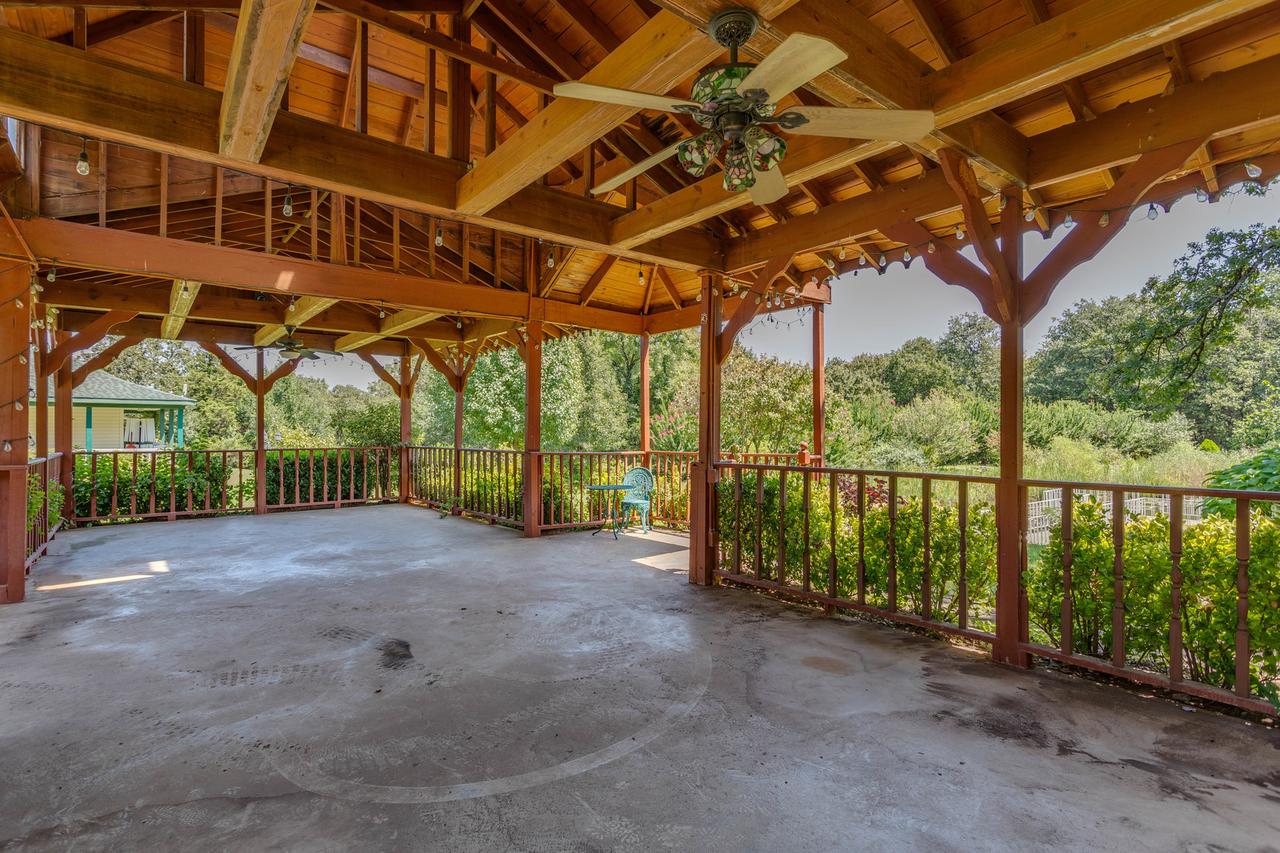 The Whispering Pines Inn - thumb 19