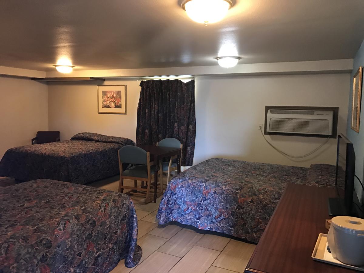 HWY Express Inn & Suites - thumb 9