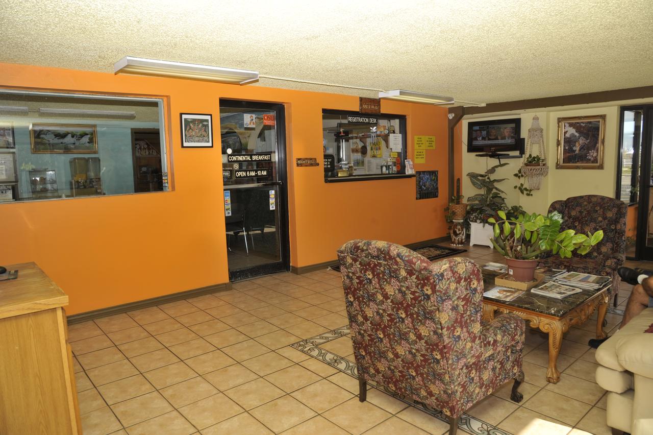 HWY Express Inn & Suites - thumb 0