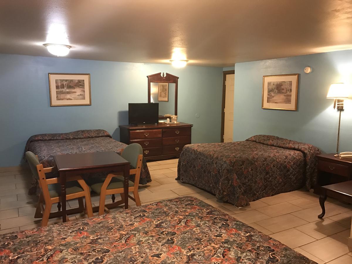 HWY Express Inn & Suites - thumb 6