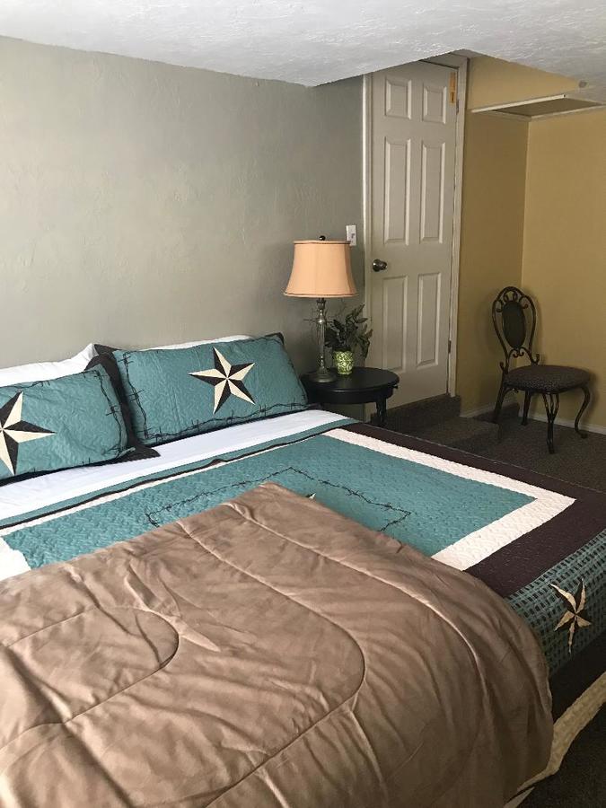 5 Bed Cowboy Home 1 Mi To Fort Sill - thumb 1
