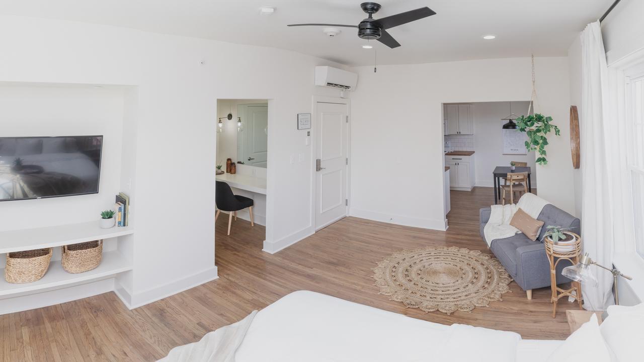 21 1/2 Hotel - Tulsa Arts District Room 2-2 - thumb 6