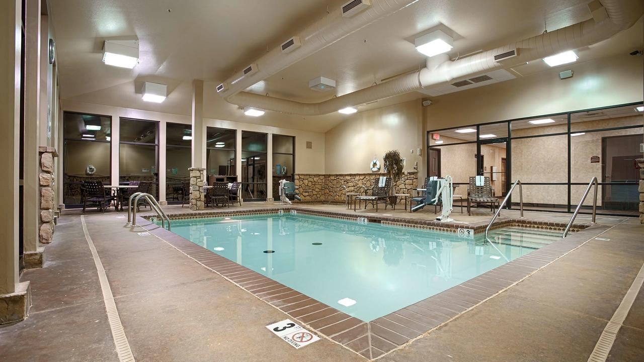 Best Western PLUS Cimarron Hotel & Suites - thumb 6