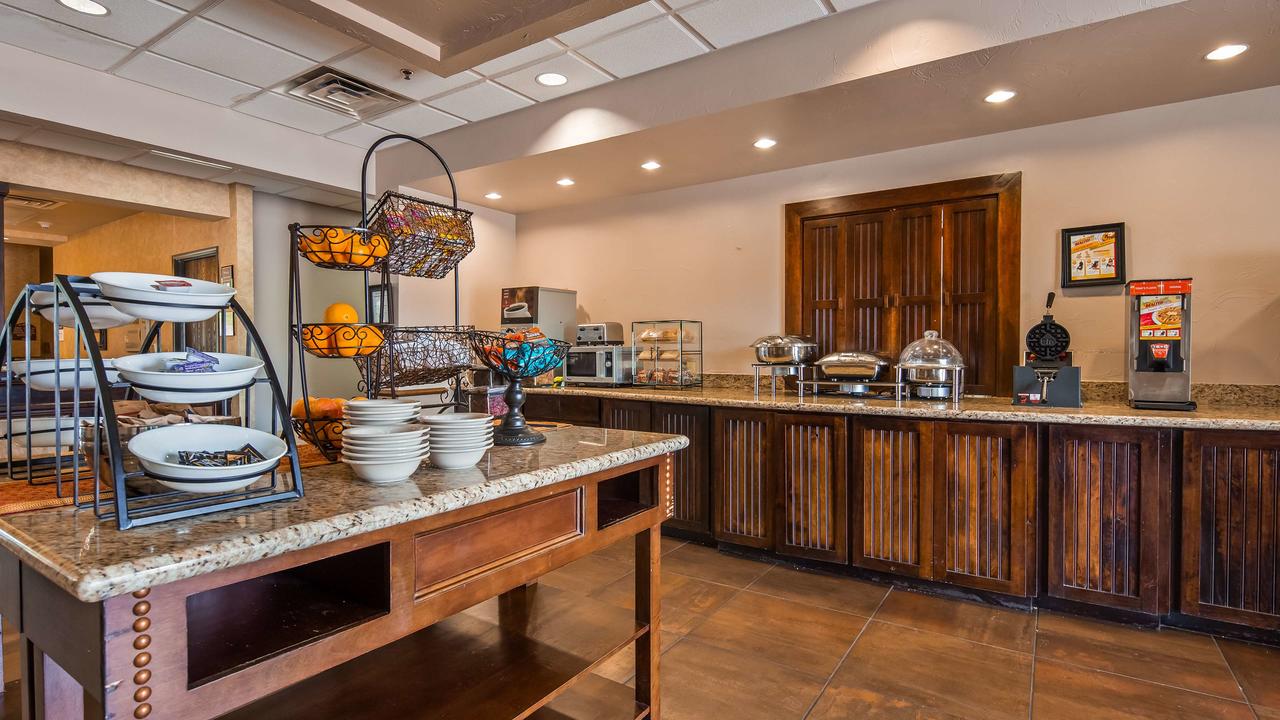 Best Western PLUS Cimarron Hotel & Suites - thumb 26