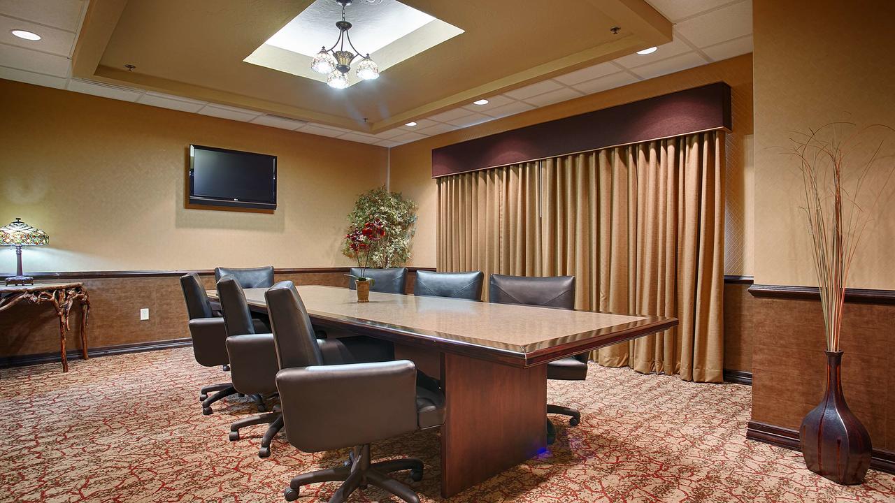 Best Western PLUS Cimarron Hotel & Suites - thumb 20