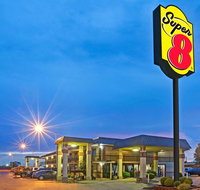Super 8 by Wyndham Shawnee - Tourism Bookings