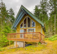Orcas Island High Cliff-View Cabin - Tourism Bookings