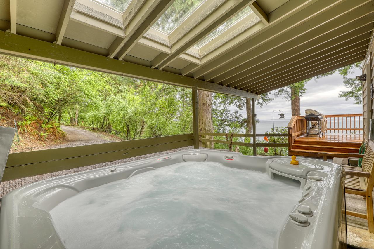 Pinecone Cabin - thumb 2