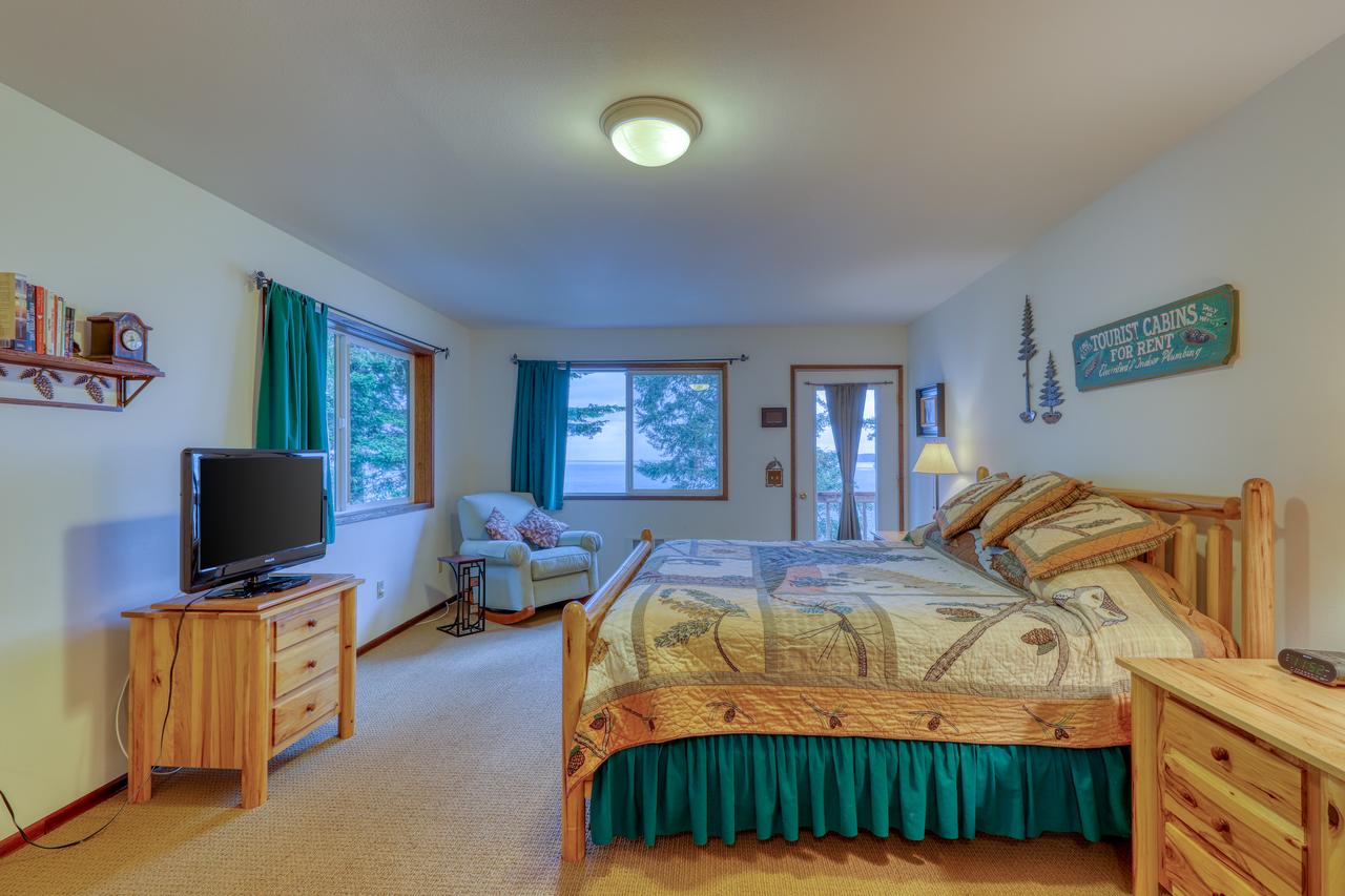 Pinecone Cabin - thumb 14