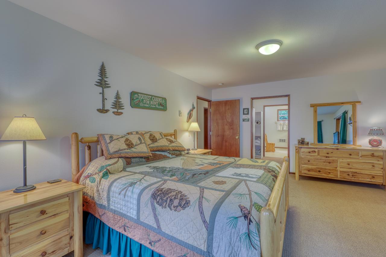 Pinecone Cabin - thumb 15