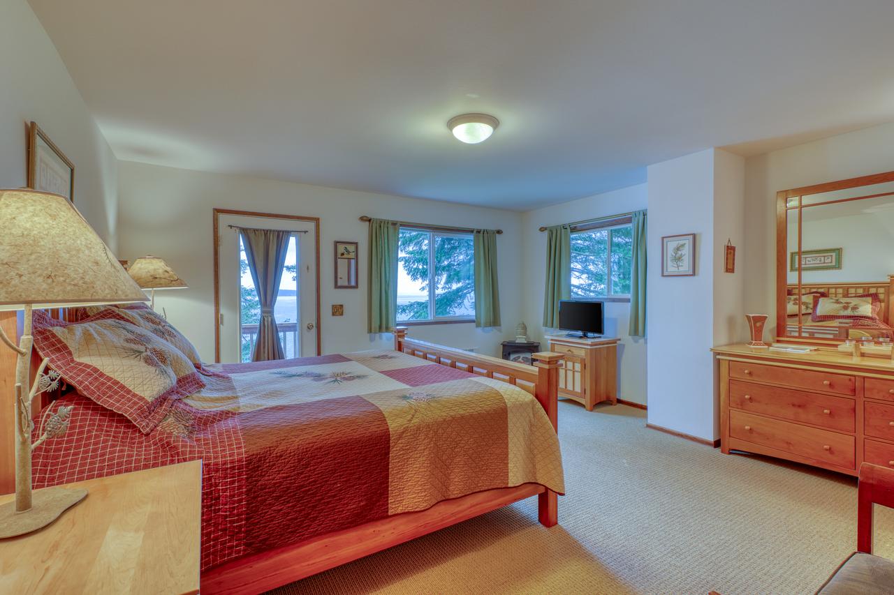 Pinecone Cabin - thumb 10