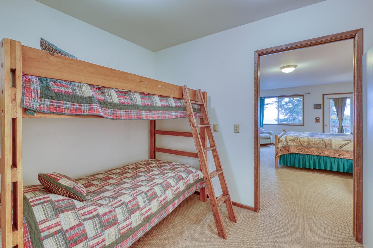 Pinecone Cabin - thumb 24