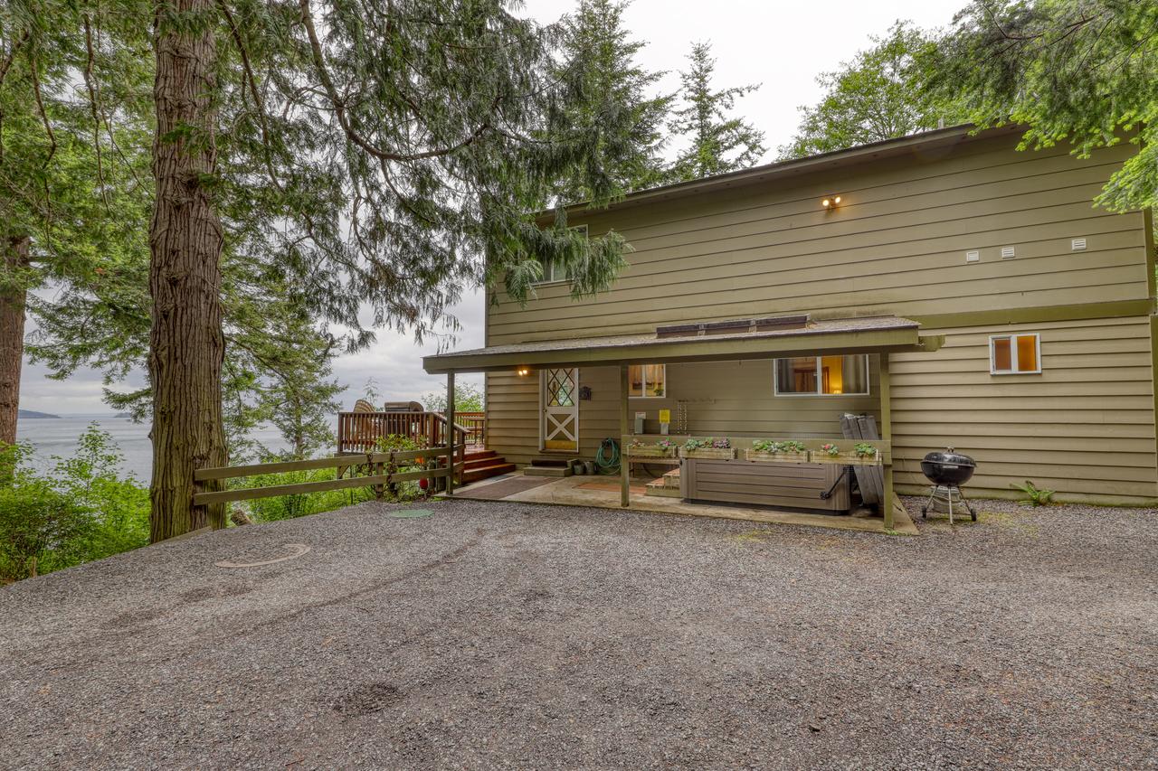 Pinecone Cabin - thumb 29