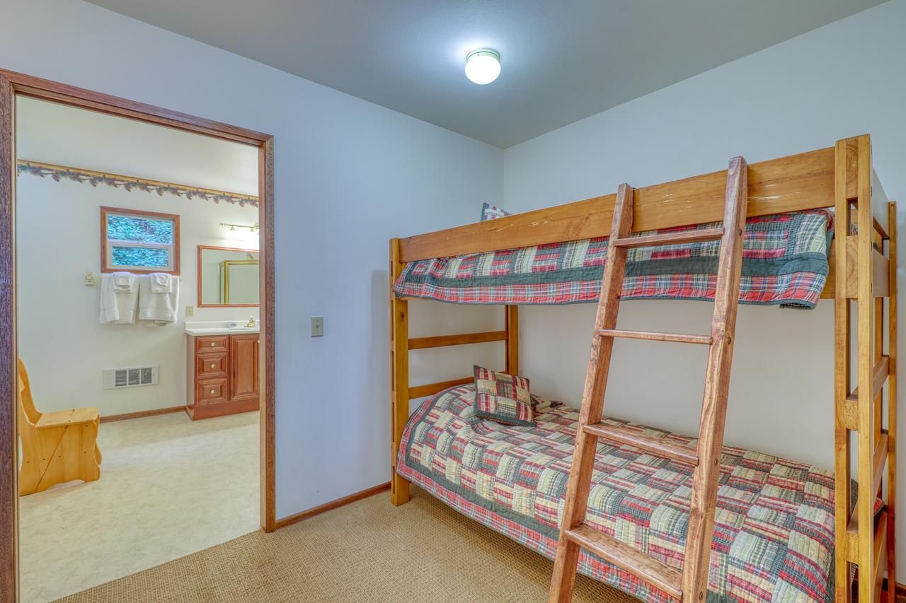 Pinecone Cabin - thumb 23