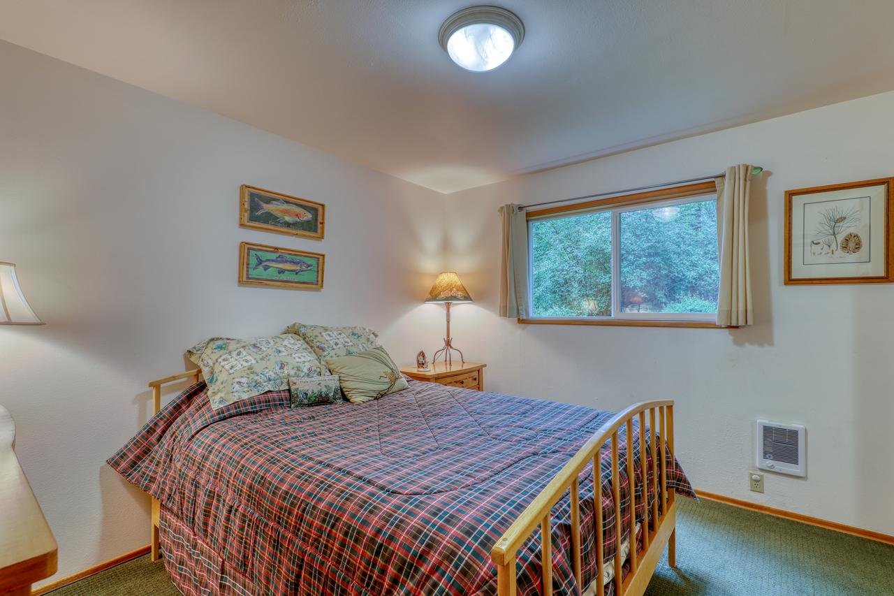 Pinecone Cabin - thumb 21