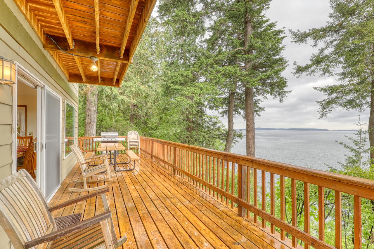 Pinecone Cabin - thumb 1