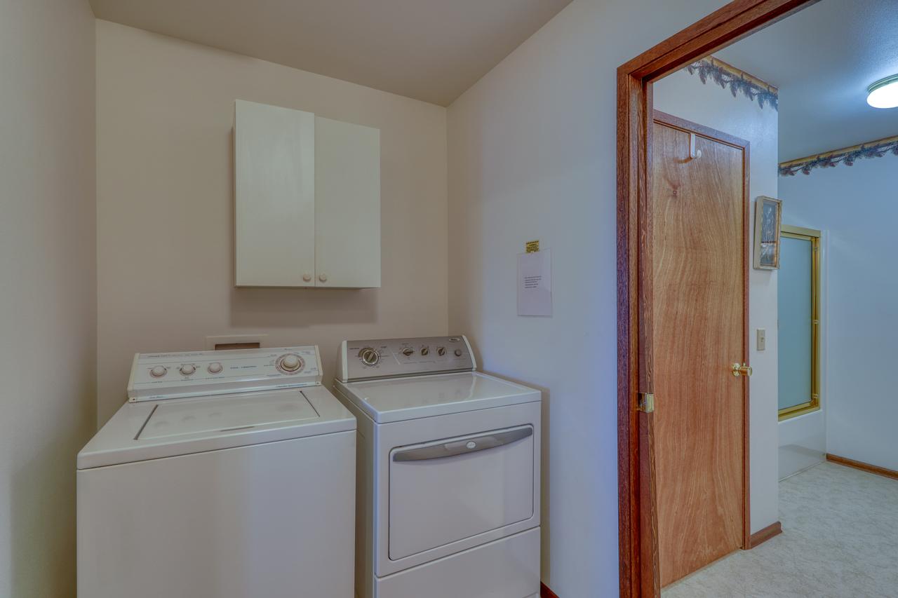 Pinecone Cabin - thumb 25