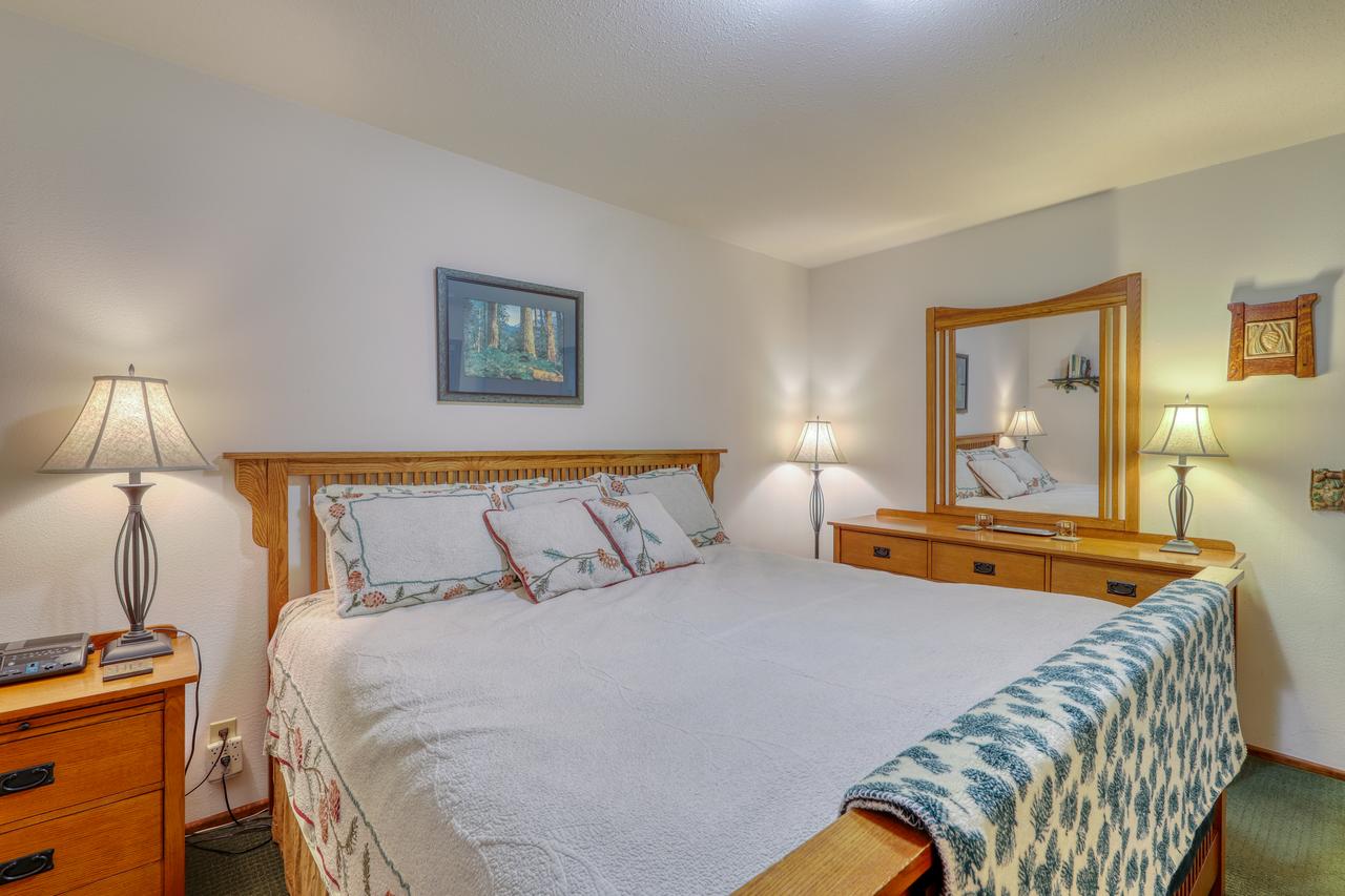 Pinecone Cabin - thumb 19