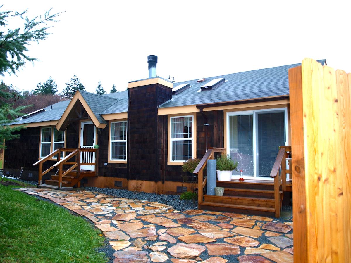 Deer Harbor Inn - thumb 0