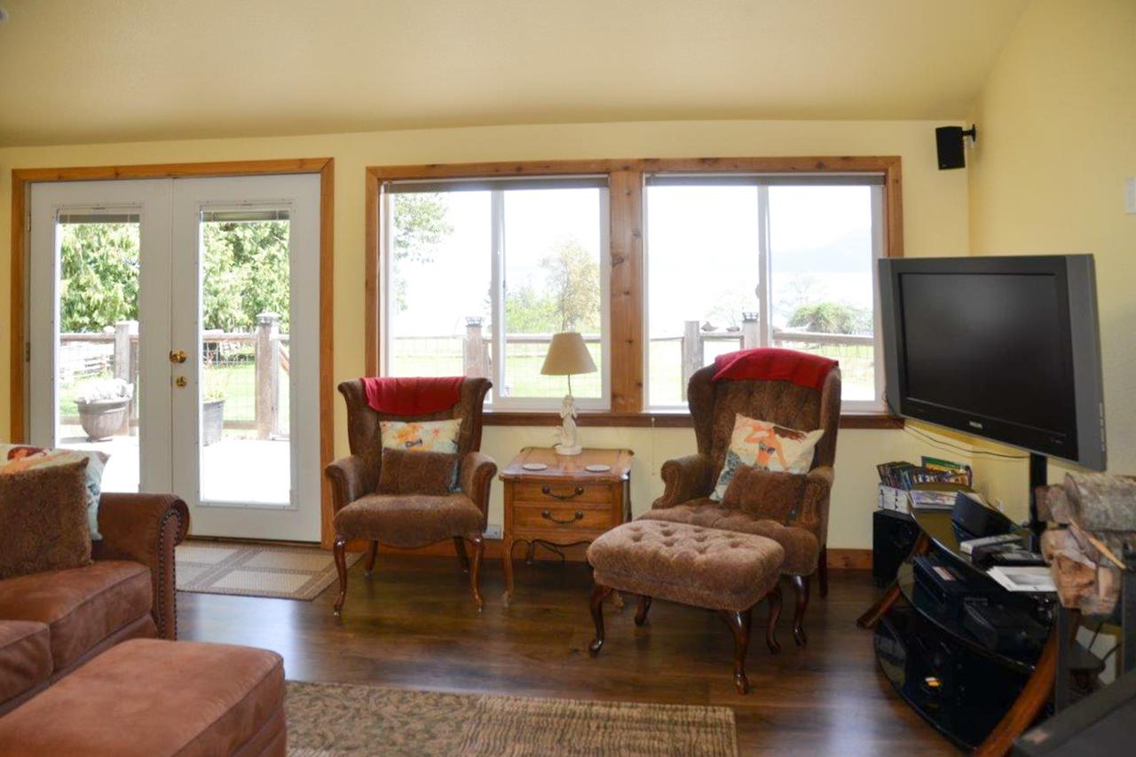 Obstruction Pass Cottage - thumb 13