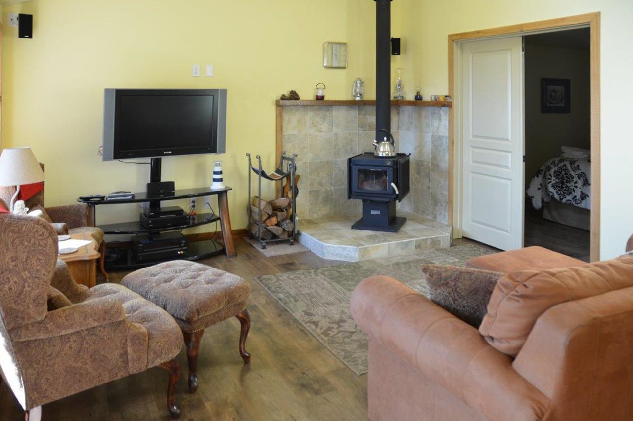 Obstruction Pass Cottage - thumb 11