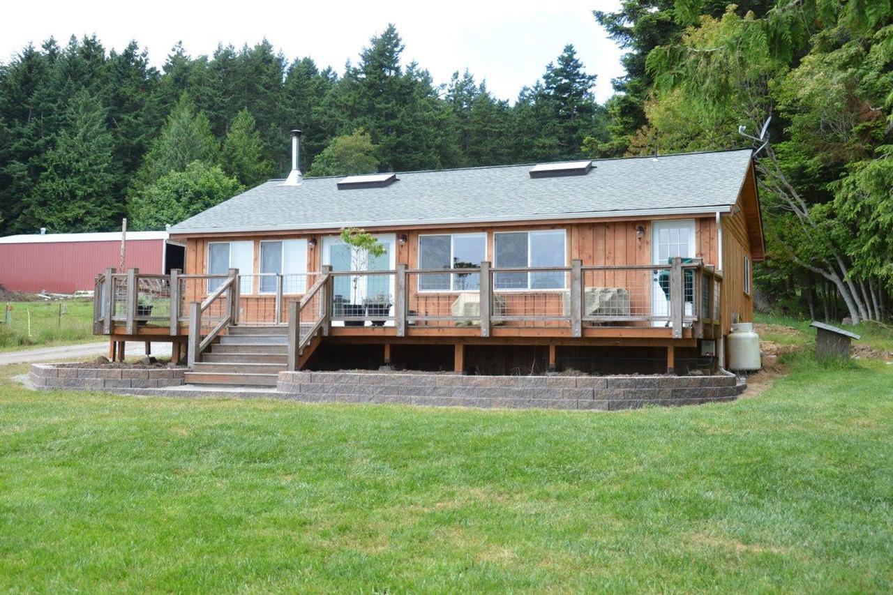 Obstruction Pass Cottage - thumb 2