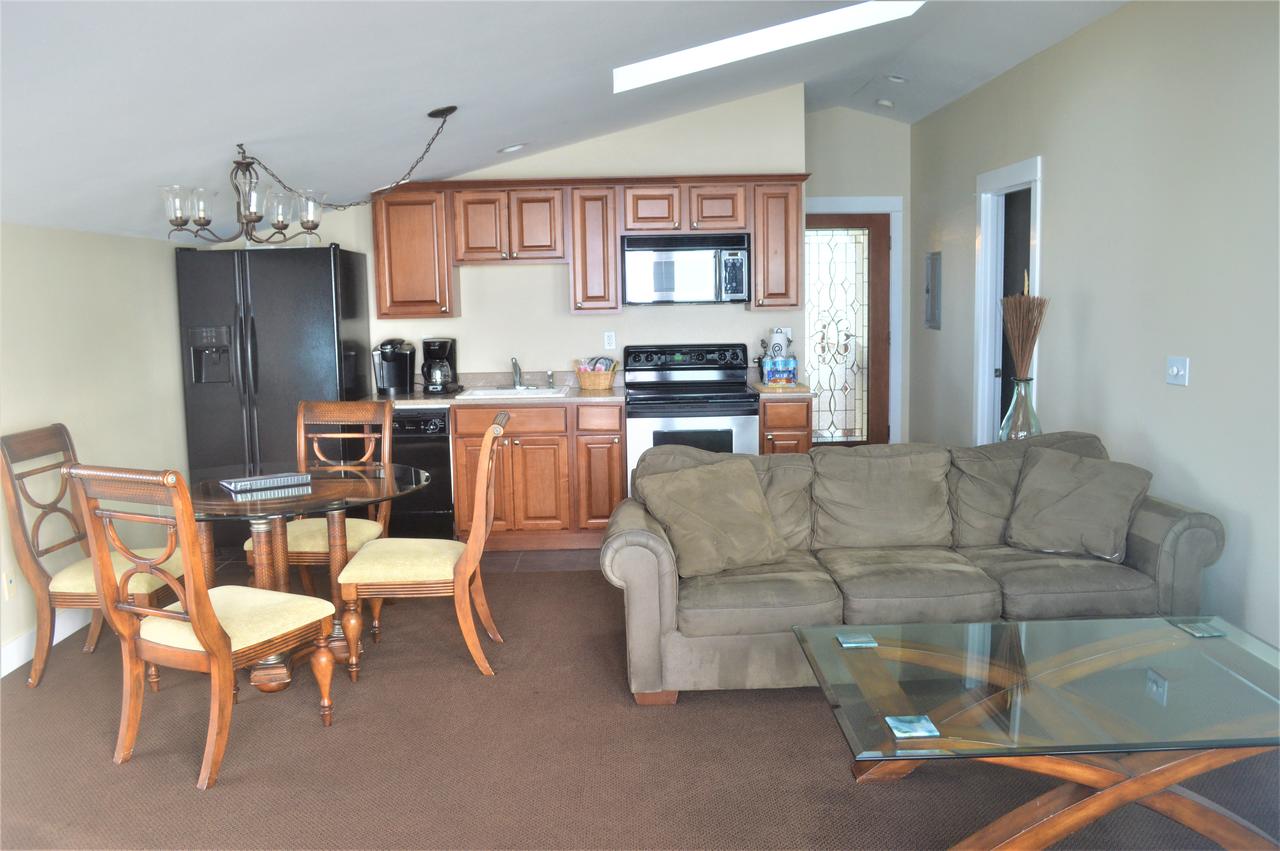 Nelscott Manor - thumb 5