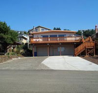 Great Oceanview Hot tub 2 beach accesses - Tourism Bookings