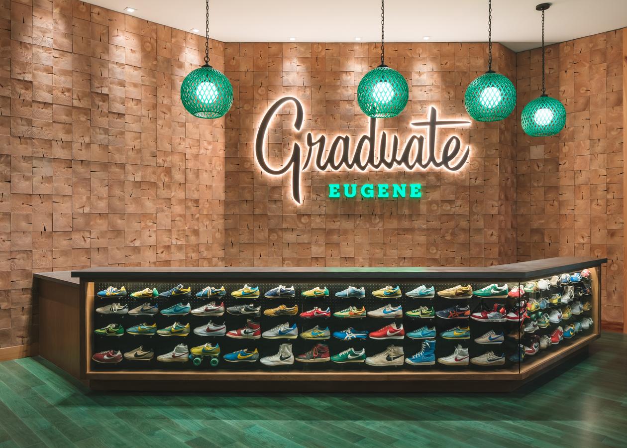 Graduate Eugene - thumb 24
