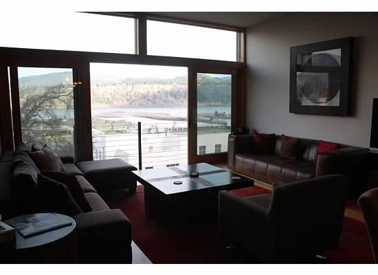 ALOFT-River View-AC-5BR/2.5BA - thumb 1