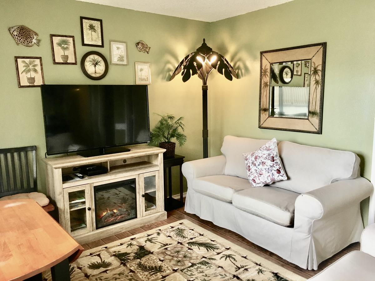 The Tradewinds Condo/Hotel - thumb 2