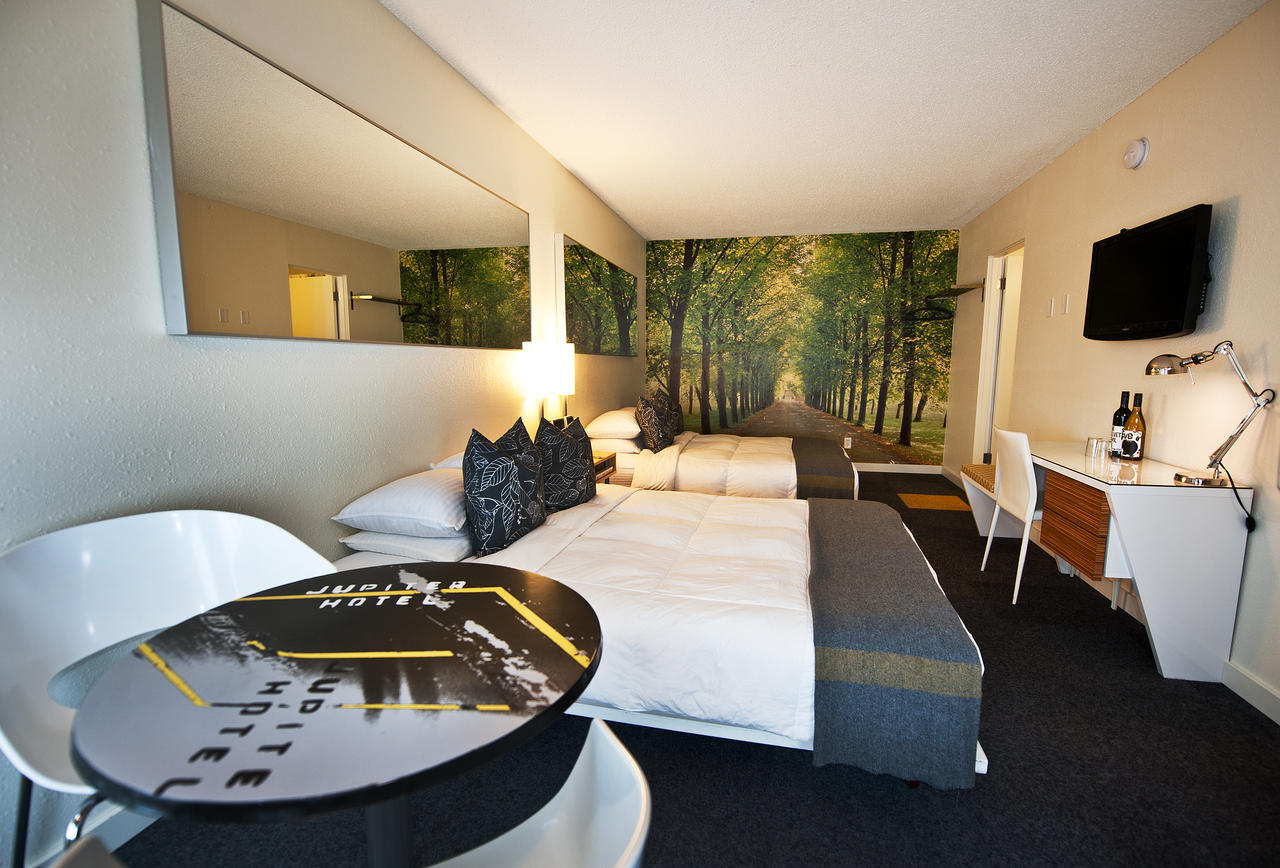 Jupiter Hotel - thumb 30