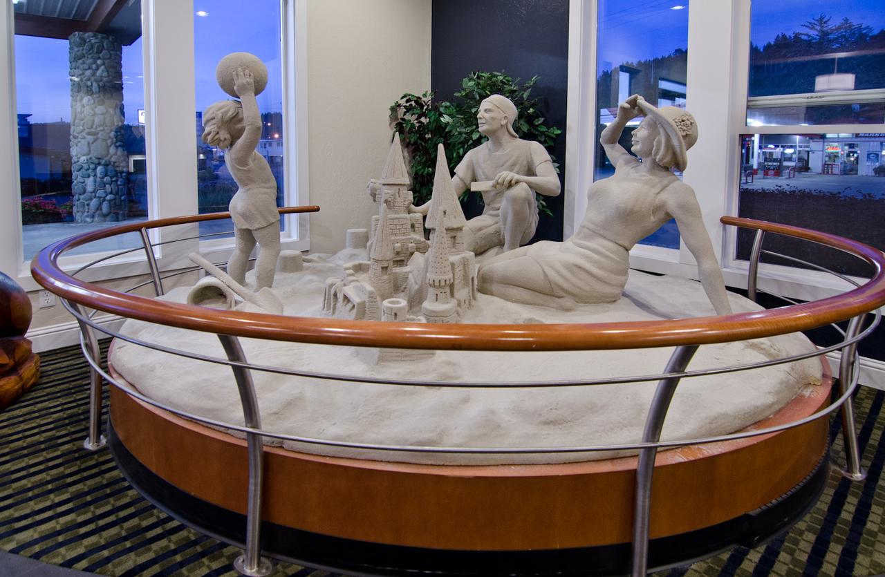 Pacific Reef Hotel & Light Show - thumb 38