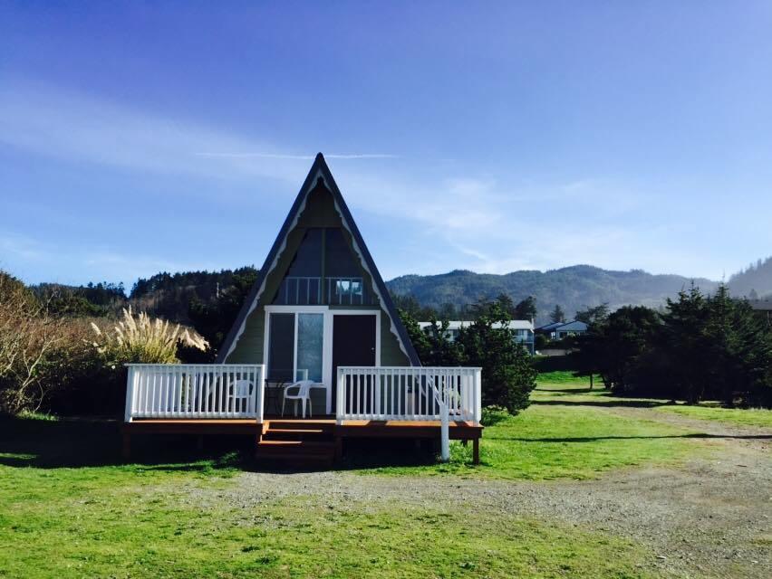 Pacific Reef Hotel & Light Show - thumb 24