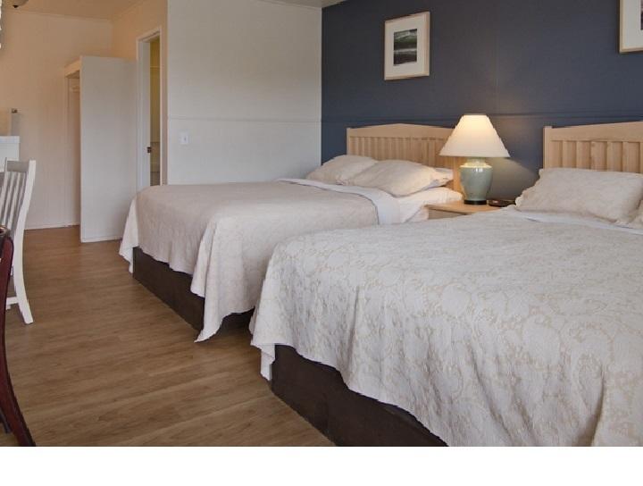 Pacific Reef Hotel & Light Show - thumb 13