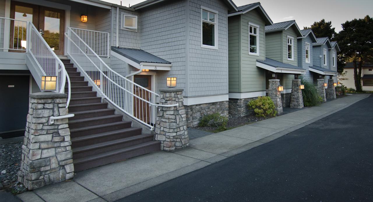 Pacific Reef Hotel & Light Show - thumb 9