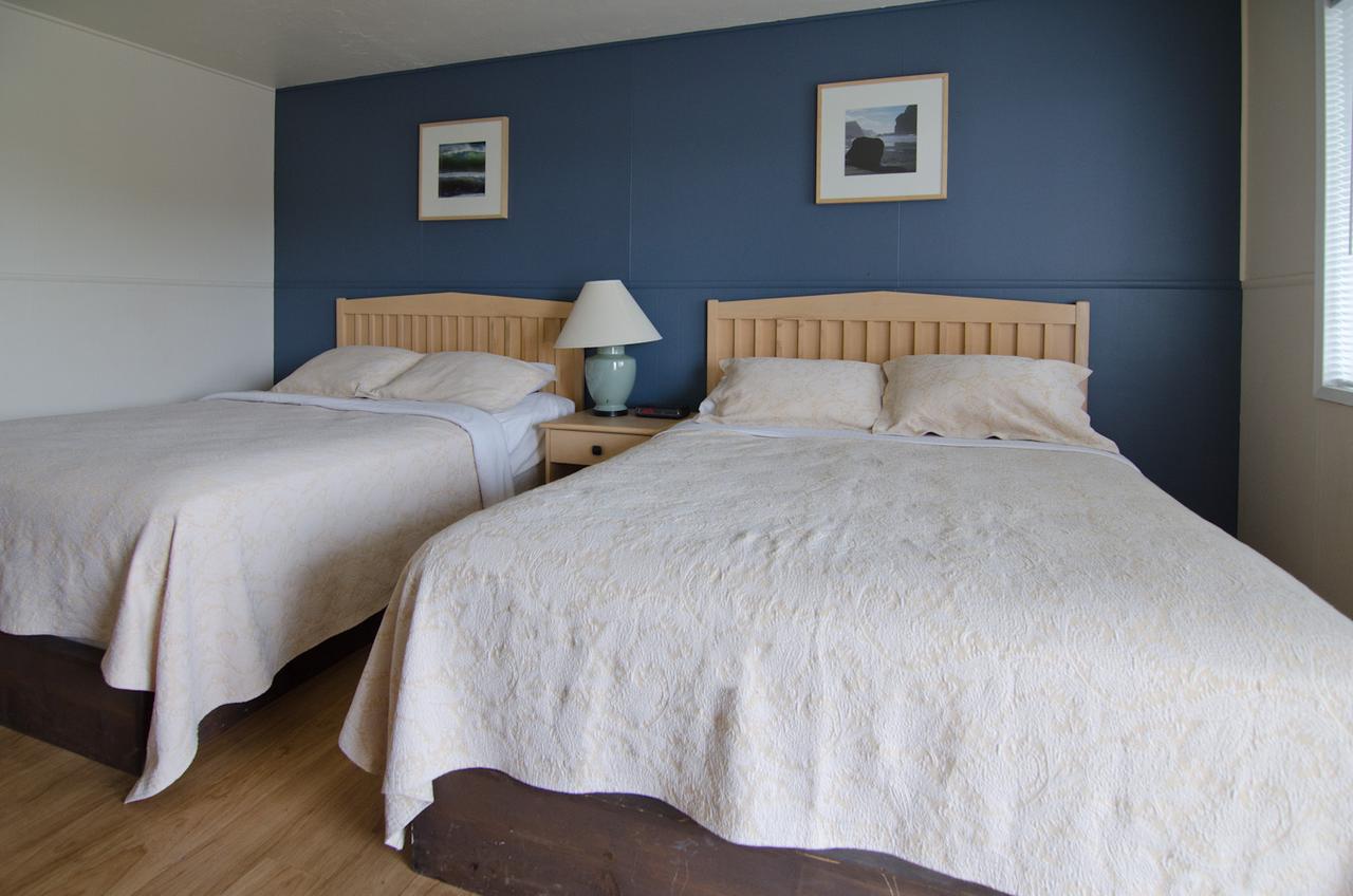 Pacific Reef Hotel & Light Show - thumb 17