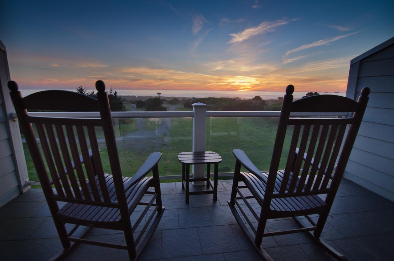 Pacific Reef Hotel & Light Show - thumb 30