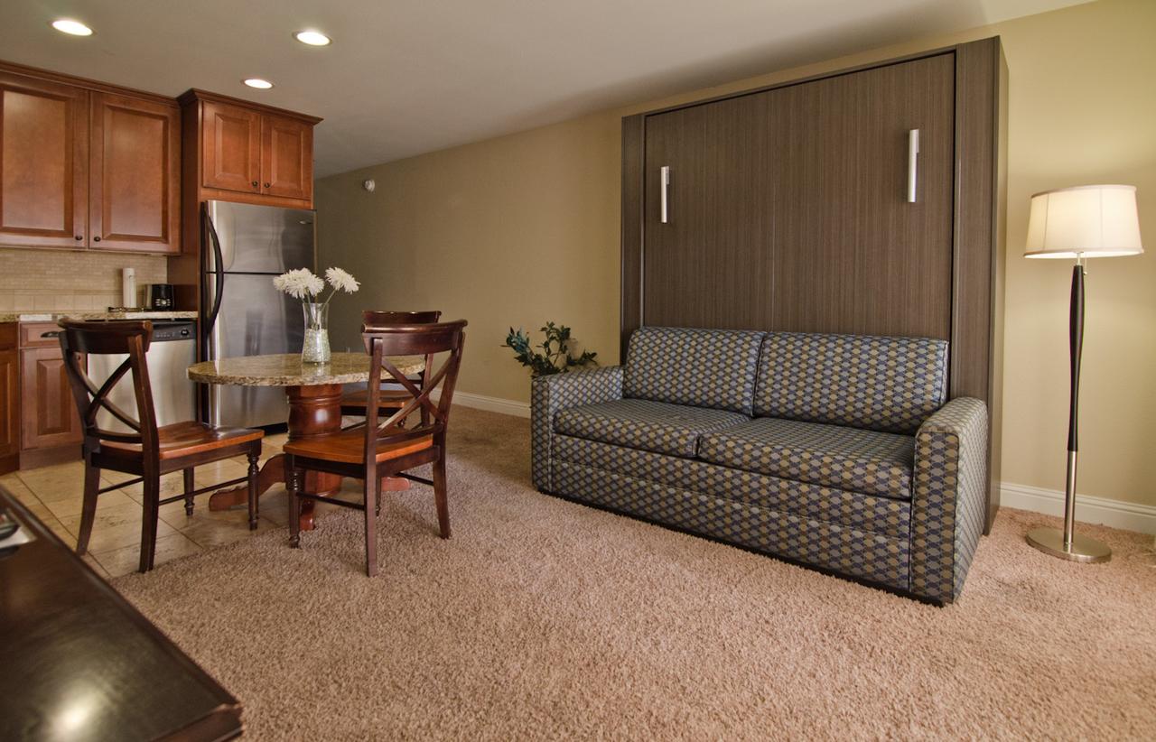 Pacific Reef Hotel & Light Show - thumb 40