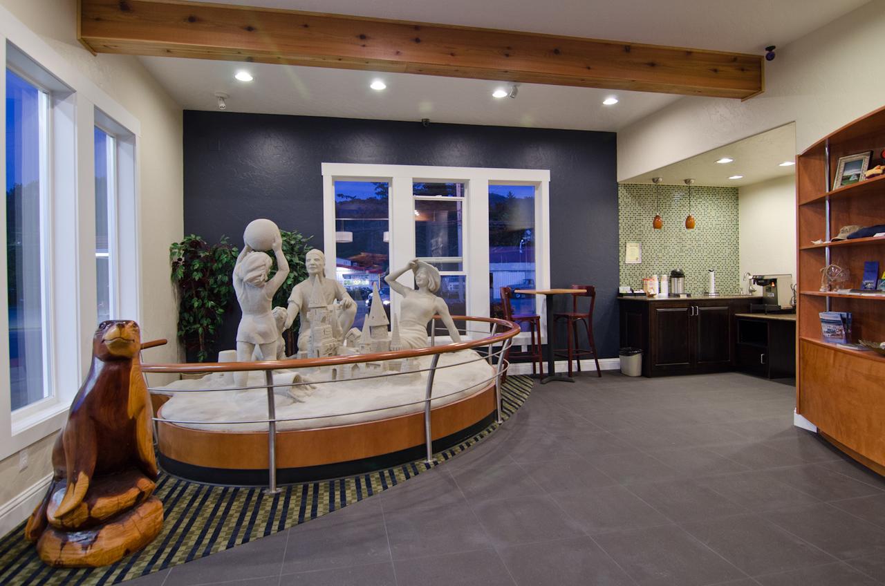 Pacific Reef Hotel & Light Show - thumb 44