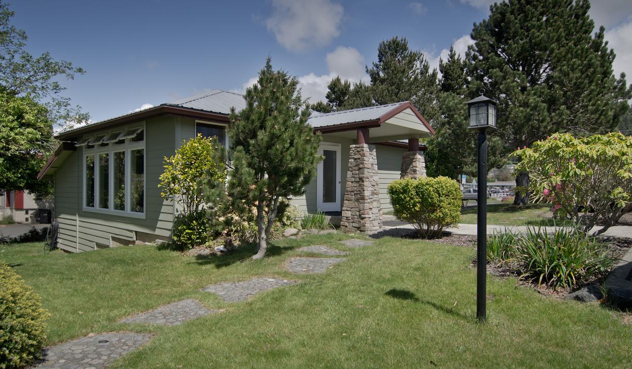 Pacific Reef Hotel & Light Show - thumb 31