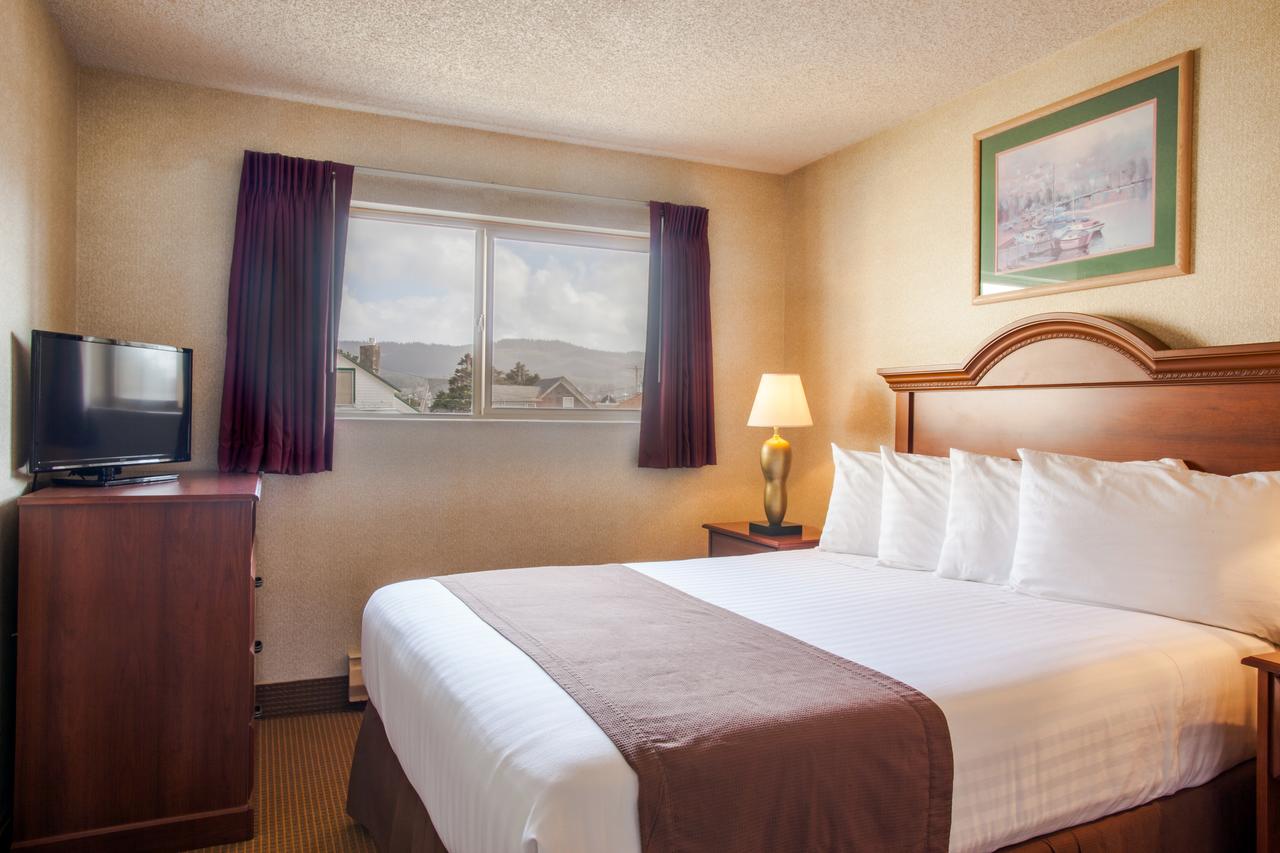 Ebb Tide Oceanfront Inn - thumb 33