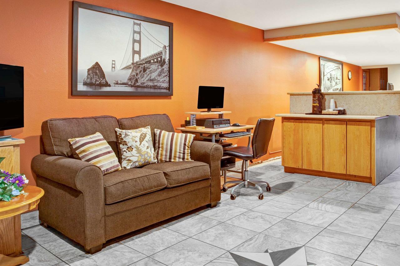 Super 8 By Wyndham Albany - thumb 23