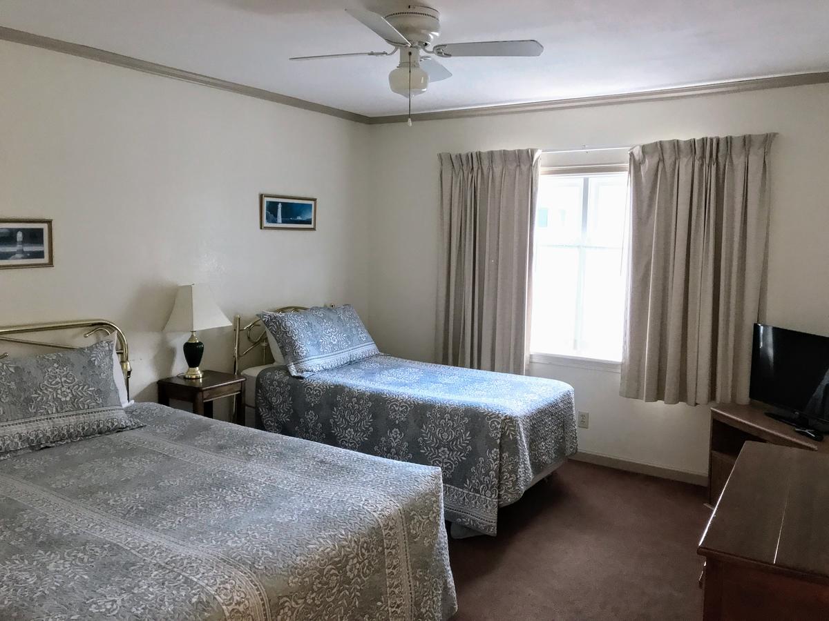 Lighthouse Inn - thumb 21