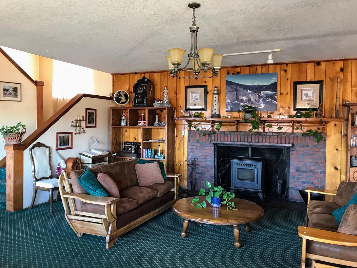 Lighthouse Inn - thumb 9